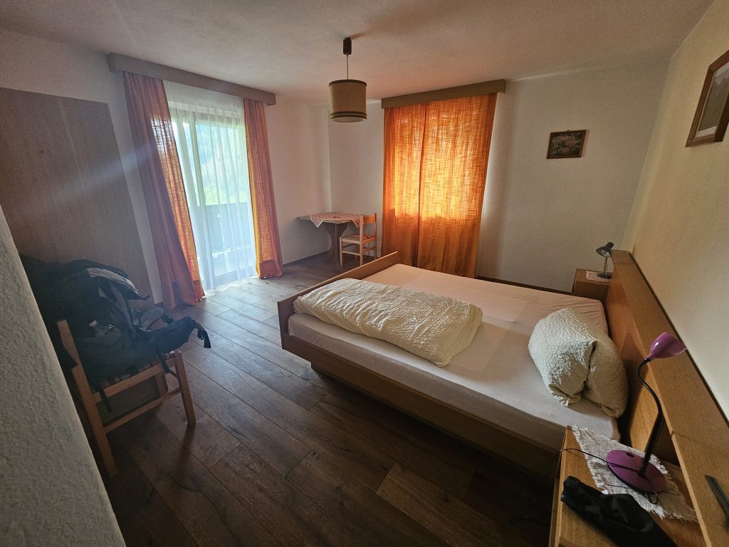 Großes, gemütliches Doppelzimmer mit Balkon im Wieserhof
